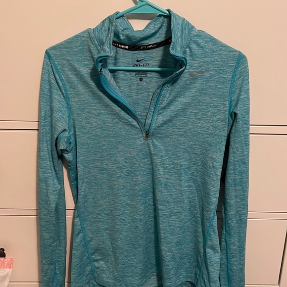 Nike athletic quarter zip. - Picture 1 of 2